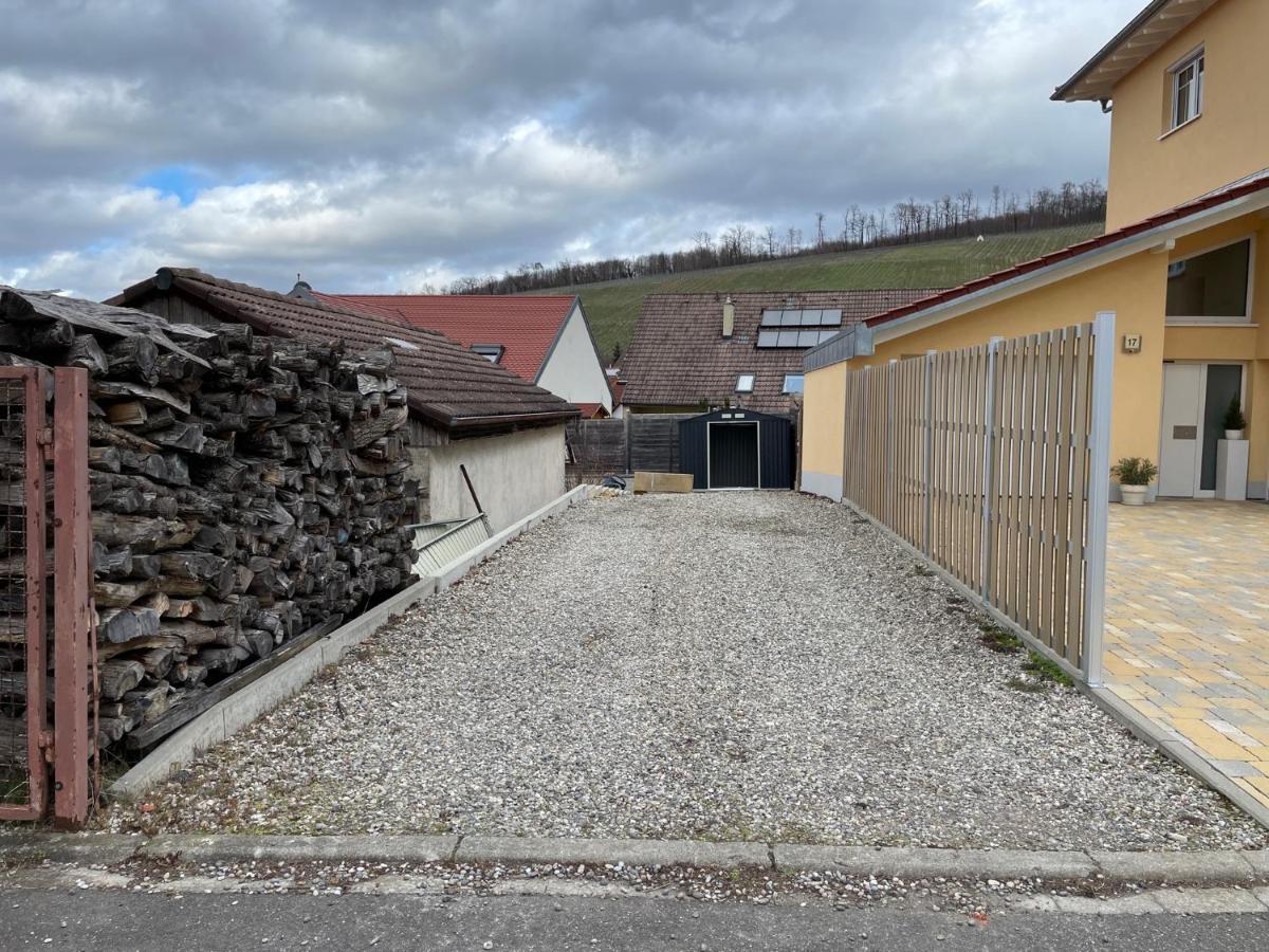 Apartamento Am Weinberg - stilvoll, ruhig, zum wohlfühlen Pfaffenweiler Exterior foto